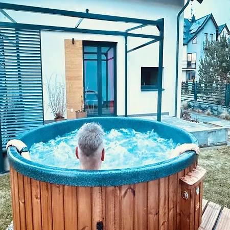 Casa vacanze With Jacuzzi, For 6 People
