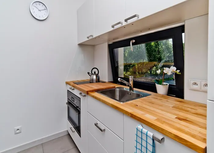 With Jacuzzi, For 6 People *